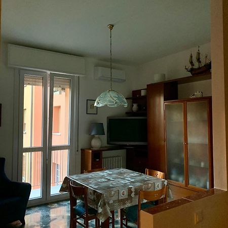 Comfortable Apartament 2 Bedroom Suitable 2-5 Pax Bologna Buitenkant foto